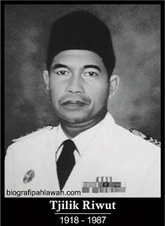 Biografi Tjilik Riwut,